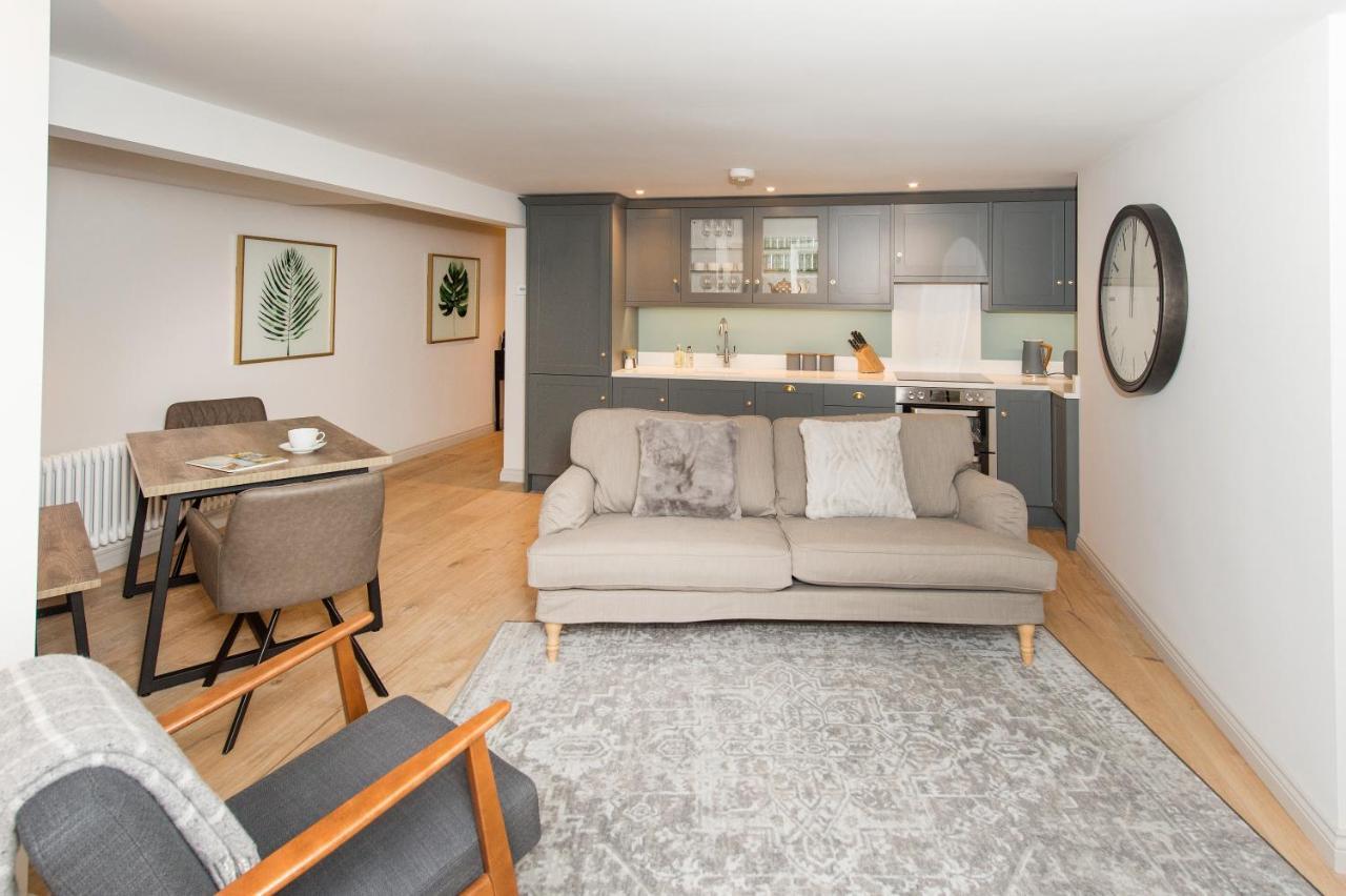 The Burrow By Harrogate Serviced Apartments ภายนอก รูปภาพ